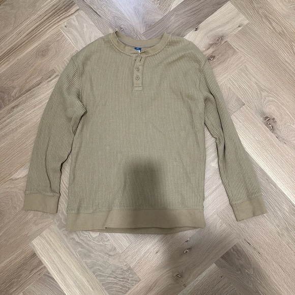 Old navy waffle Henley shirt - Picture 2 of 2